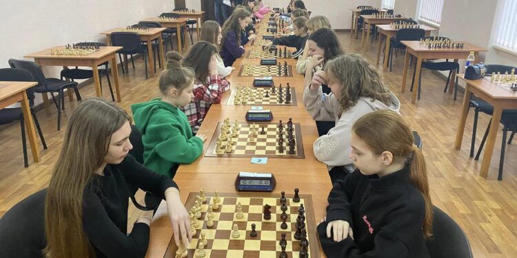«Chess girls» – у Миколаєві юні шахістки з‘ясовували, хто кращий в рапіді (ФОТО)
