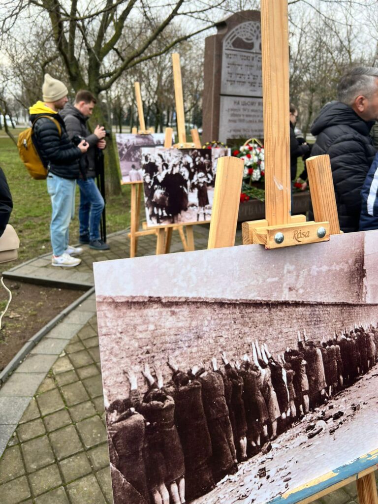 У Миколаєві вшанували пам'ять жертв Голокосту (ФОТО) 10