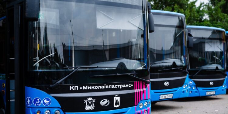 У «Миколаївпастранс» вже є перша жінка-водій – вона скоро вийде на маршрут (ВІДЕО)