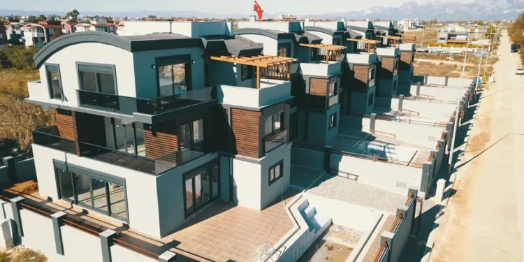 Головний психіатр ЗСУ, якого підозрюють у незаконному збагаченні, хотів купити віллу в Туреччині за €650 тисяч — джерело (ФОТО)