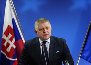 Фіцо після візиту до Путіна і відвертого хамства запросив Зеленського на зустріч. І отримав відповідь (ВІДЕО)