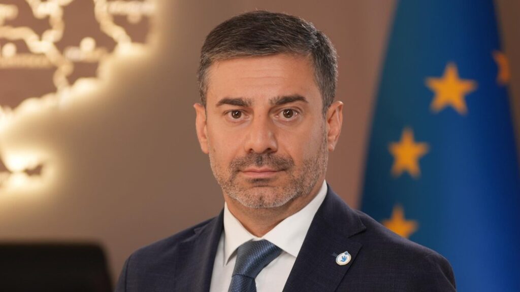 Україна повернула з ТОТ підлітка - допомогла йому возз’єднатися з батьком (ФОТО) 7