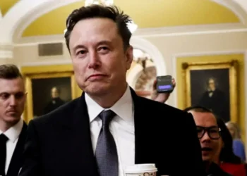 Маск почав публічну наругу над Британією. Про що це