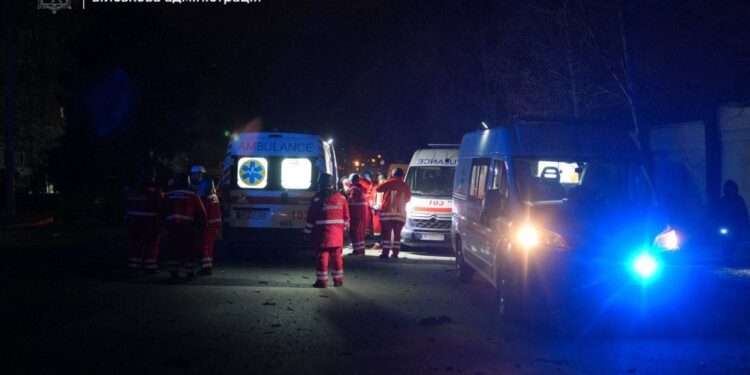 Внаслідок ракетного удару по Запоріжжю є загиблий та багато поранених (ФОТО, ВІДЕО)