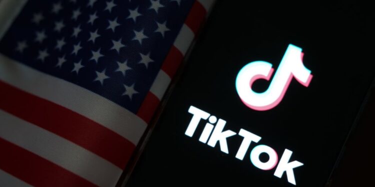 TikTok припинив роботу в США