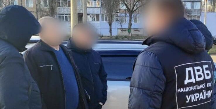 У Миколаєві на хабарі 14 тис.грн. впіймали інструктора автошколи – обіцяв «посприяти» отриманню водійських прав (ФОТО)