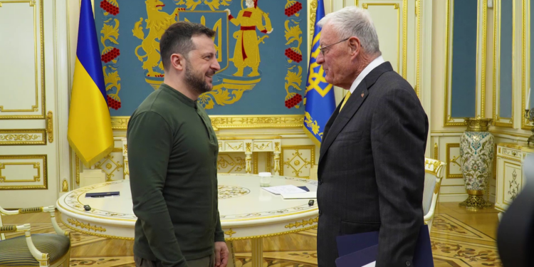 Закінчилась зустріч Зеленського з Кітом Келлогом (ВІДЕО)