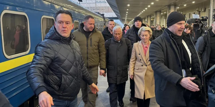 Київ зустрічає гостей. Хто вже приїхав (ФОТО)