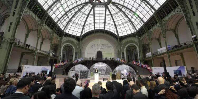 Саміт ШІ у Парижі: потрібна регуляція та гендерна рівність