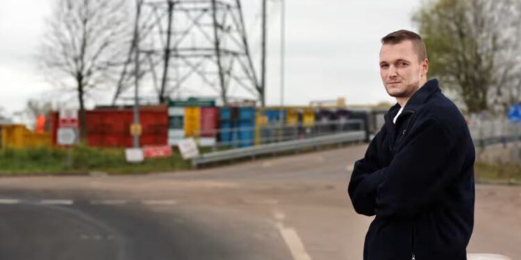 Колишня британця викинула його диск з біткоїнами на 600 млн. фунтів на смітник – він хоче викупити все звалище