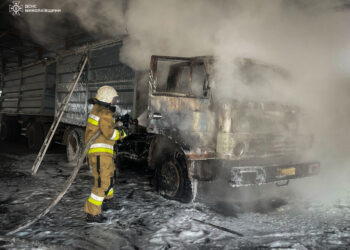 У м. Нова Одеса вогнеборці Миколаївщини ліквідували пожежу зерновоза
