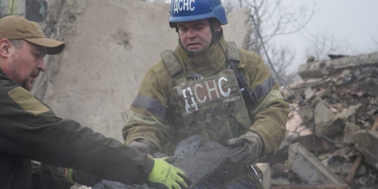 У Полтаві до 8 збільшилась кількість загиблих – під завалами знайшли тіло дитини