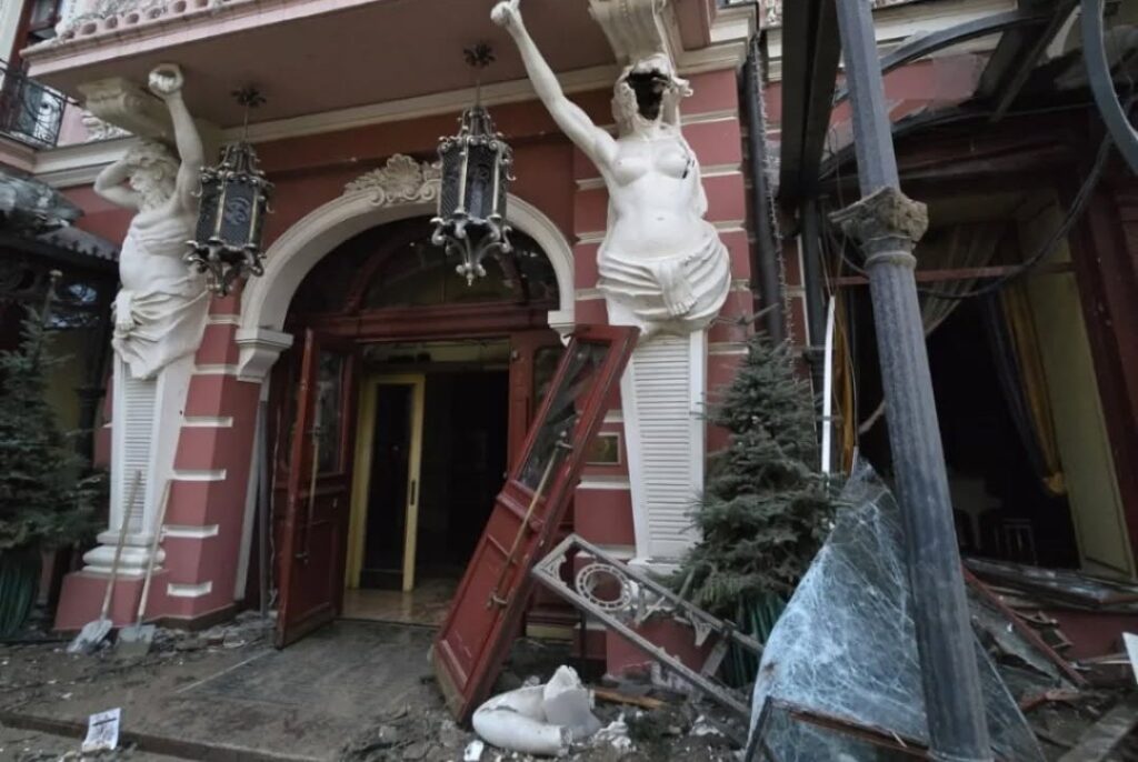 Внаслідок ракетного удару по Одесі пошкоджено 19 будівель, які знаходяться під охороною ЮНЕСКО, - Мінкульт 1