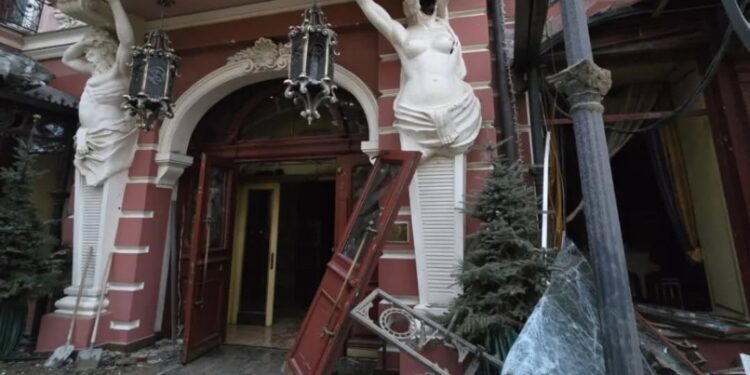 Внаслідок ракетного удару по Одесі пошкоджено 19 будівель, які знаходяться під охороною ЮНЕСКО, – Мінкульт