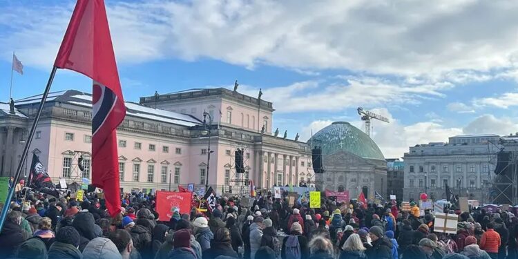 Близько 30 тисячі людей вийшли на мітинг у Берліні проти «ненависті та агітації»