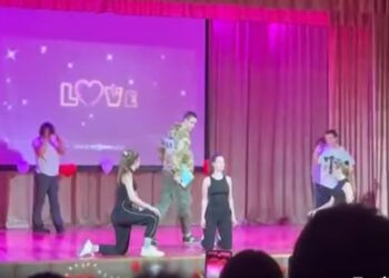 Скандал. У київській школі на концерті учні показали сценку – як побили працівника ТЦК. Реакція військових (ВІДЕО)