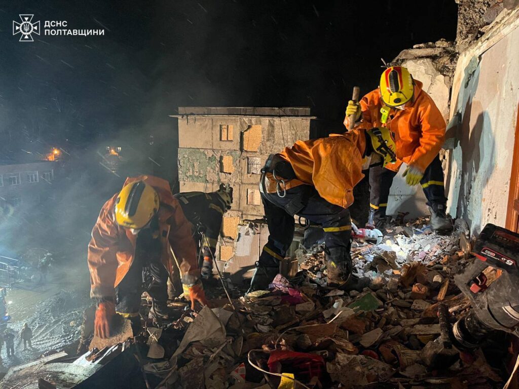 Кількість загиблих внаслідок вчорашнього ракетного удару по Полтаві зросла до 12 (ФОТО) 2