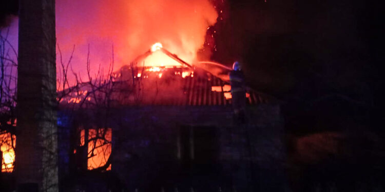 За добу на Миколаївщині вогнеборці ліквідували дві пожежі