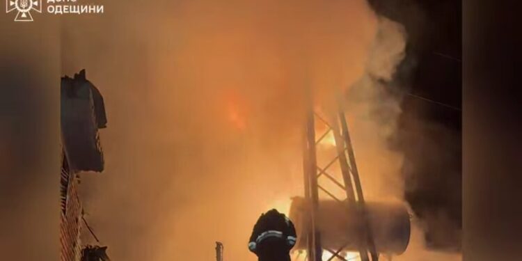 Росією керують патологічні брехуни – після сумнозвісної зустрічі в Ер-Ріяді вони вдарили по Одесі, – Зеленський (ВІДЕО)