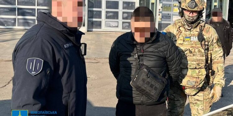 У Миколаєві викрито командира патрульної поліції, посадовця ТЦК та керівника медзакладу на схемі для ухилянтів (ФОТО)