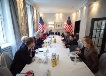 Зеленський в Мюнхені зустрівся з двопартійною делегацією сенату США (ФОТО)