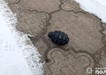 Протаранив троє воріт односельців та кинув гранату у двір сусіда – на Миколаївщині так «погуляв» мешканець Снігурівської громади (ФОТО)