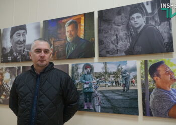 Справжні емоції – у Миколаєві відкрилась фотовиставка Дмитра Скороходова «Очі війни» (ФОТО)