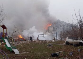Росіяни поцілили у житловий будинок у Полтаві (ВІДЕО)