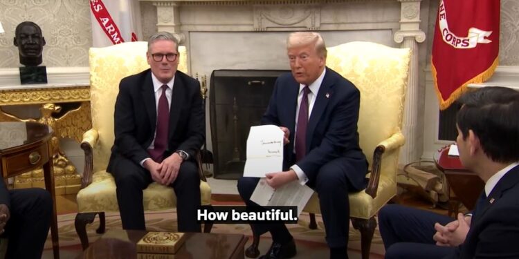 Стармер пустив в хід важку артилерію – передав Трампу листа від короля Чарльза (ВІДЕО)