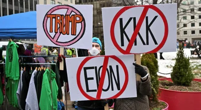 Протести проти політики Трампа і Маска пройшли по всій території США