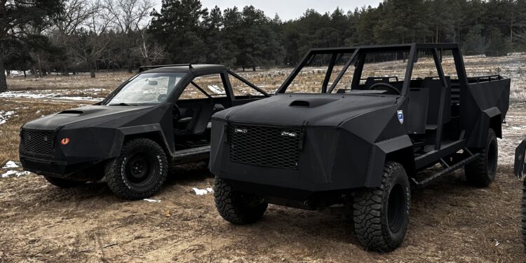 Миколаївські волонтери протестували багі, які переобладнали для військових з позашляховиків (ФОТО, ВІДЕО)