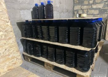 У Миколаєві поліція ліквідувала масштабне підпільне виробництво алкоголю з мільйонними прибутками (ФОТО, ВІДЕО)