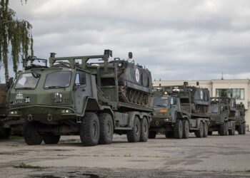 Литва передала Україні запчастини для БТР і вантажівки