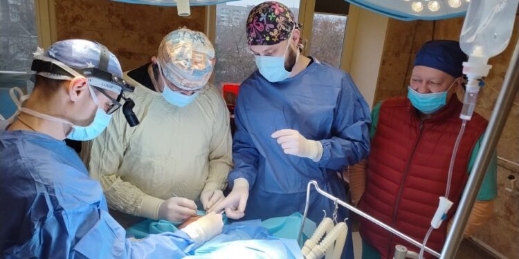 Як у лікарні №4 Миколаєва рятують пацієнтів з мінно-вибуховими травмами – реальні історії (ФОТО)