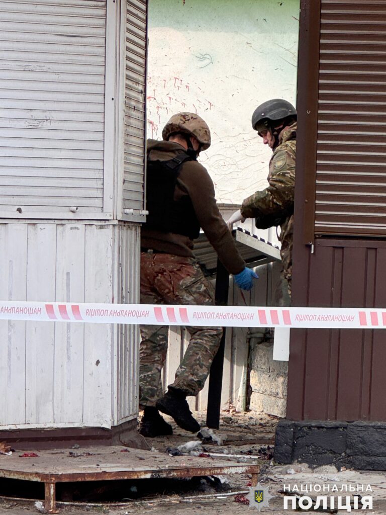 У Миколаєві чоловік скоїв самогубство, підірвавши себе гранатою поблизу автовокзалу (ФОТО, ВІДЕО) 7 У Миколаєві чоловік скоїв самогубство, підірвавши себе гранатою поблизу автовокзалу (ФОТО, ВІДЕО) 6