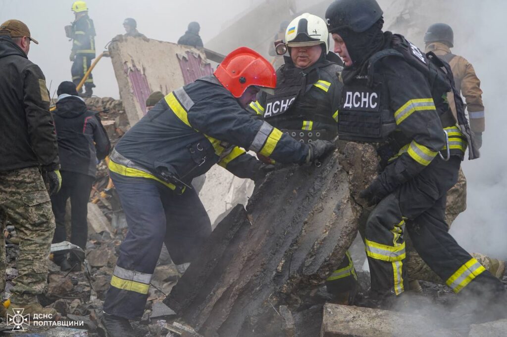 Кількість загиблих в Полтаві збільшилась до 7 (ФОТО) 8