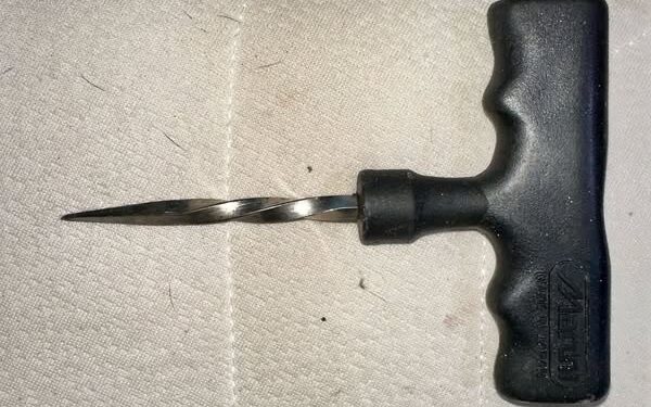 На Миколаївщині 29-річний чоловік побив швайкою товариша по чарці, йому загрожує 8 років в’язниці