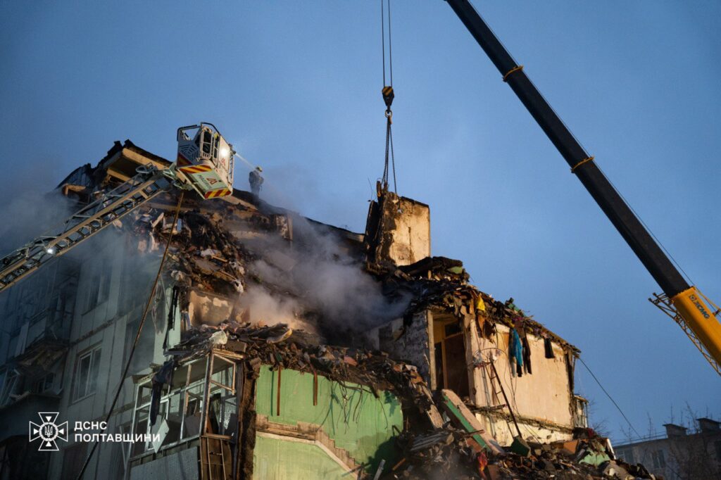 Кількість загиблих внаслідок ракетного удару по Полтаві зросла до 9 (ФОТО) 4