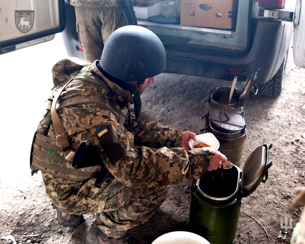 «Степові вовки» - як вчаться миколаївські тероборонівці (ФОТО) 12