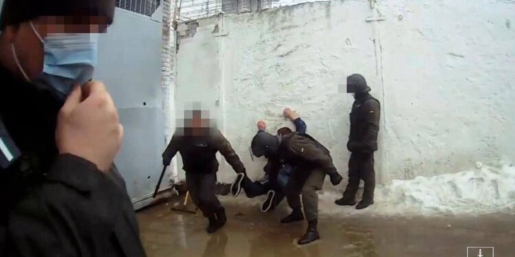 Судитимуть п’ятьох працівників Божковської колонії №16, які катували засуджених