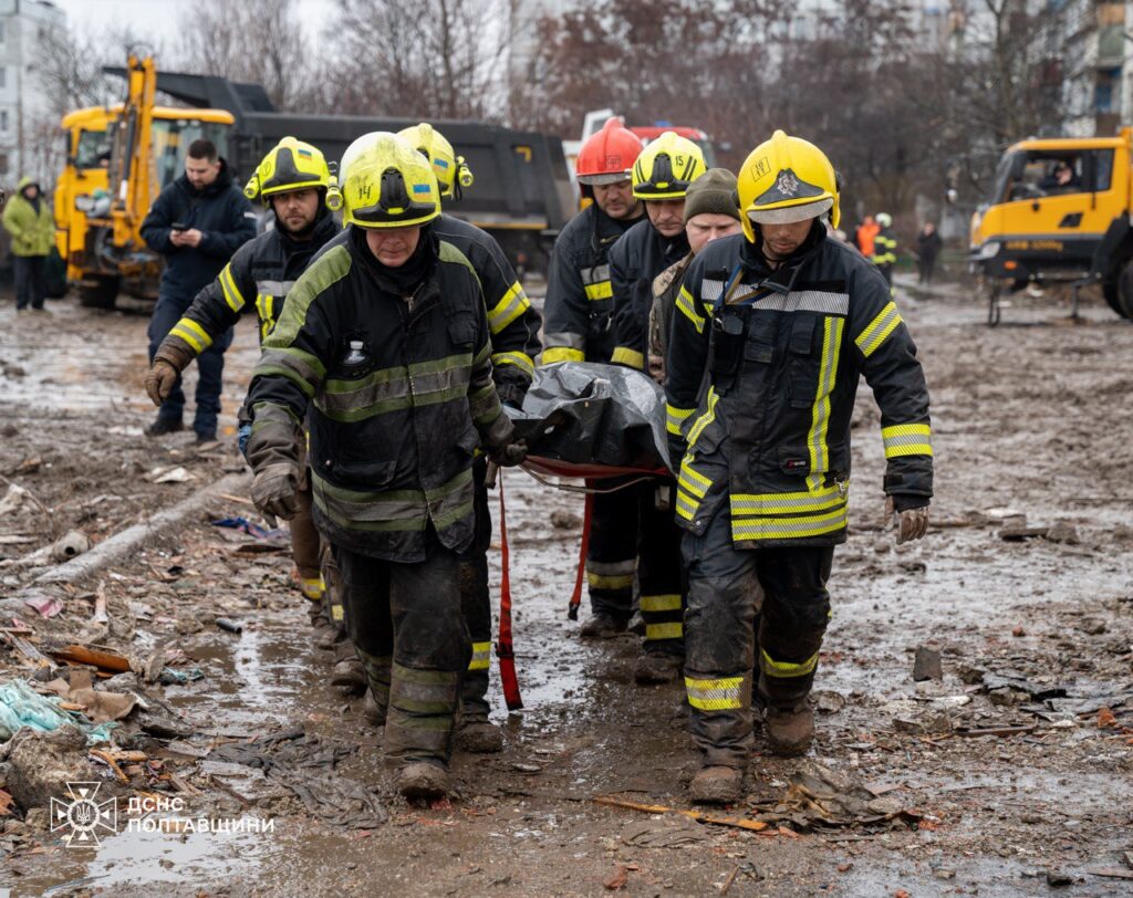 Кількість загиблих внаслідок ракетного удару по Полтаві зросла до 9 (ФОТО) 10