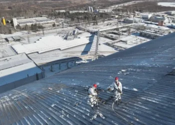 Пожежа на Чорнобильській АЕС після дронової атаки триває – вже четвертий день (ВІДЕО)