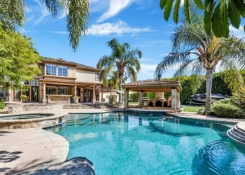 Ломаченко продає свій будинок у США (ФОТО)