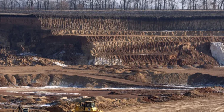 The New York Times стверджує, що в новій угоді про копалини йде мова і про доходи від портів