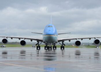 Трампа залишили без нового президентського літака – він послав Маска шукати винних (ФОТО)