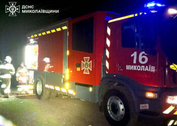 Вночі на Миколаївщині гасили пожежу, що виникла через уламки дронів