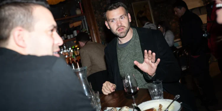 Скандал. На зустріч з Зеленським у Києві міністр фінансів Бессент привіз неонациста-популяризатора Дугіна. А зараз він поруч з главою Пентагона