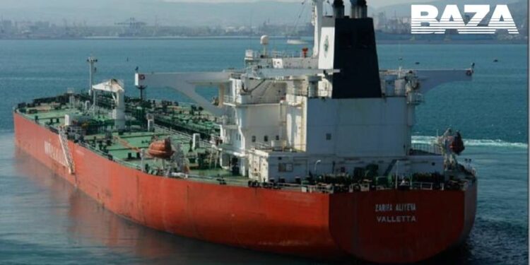 Танкер з 130 тис. тонн мазуту вибухнув і тоне у Ленінградській області РФ