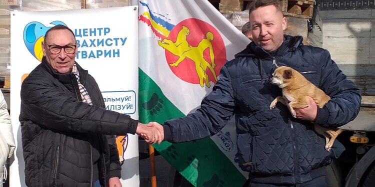 Волонтер із Швеції привіз корми для Миколаївського зоопарку та КП «Центр захисту тварин» (ФОТО)