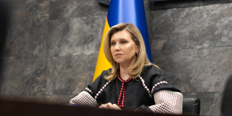 Олена Зеленська про відставку президента: “Якщо він буде спокійний за нашу безпеку, він може покинути свій пост” (ВІДЕО)
